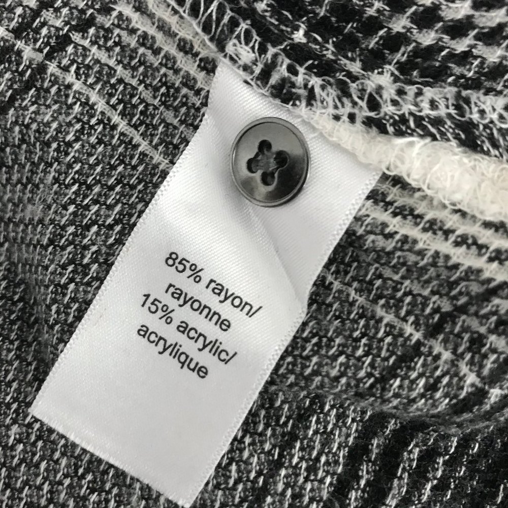 Maurices Black White Sweater Shawl Plaid Open - Picture 7 of 8